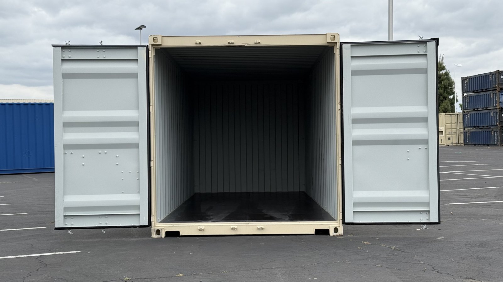 20ft Standard Shipping Container - view 5
