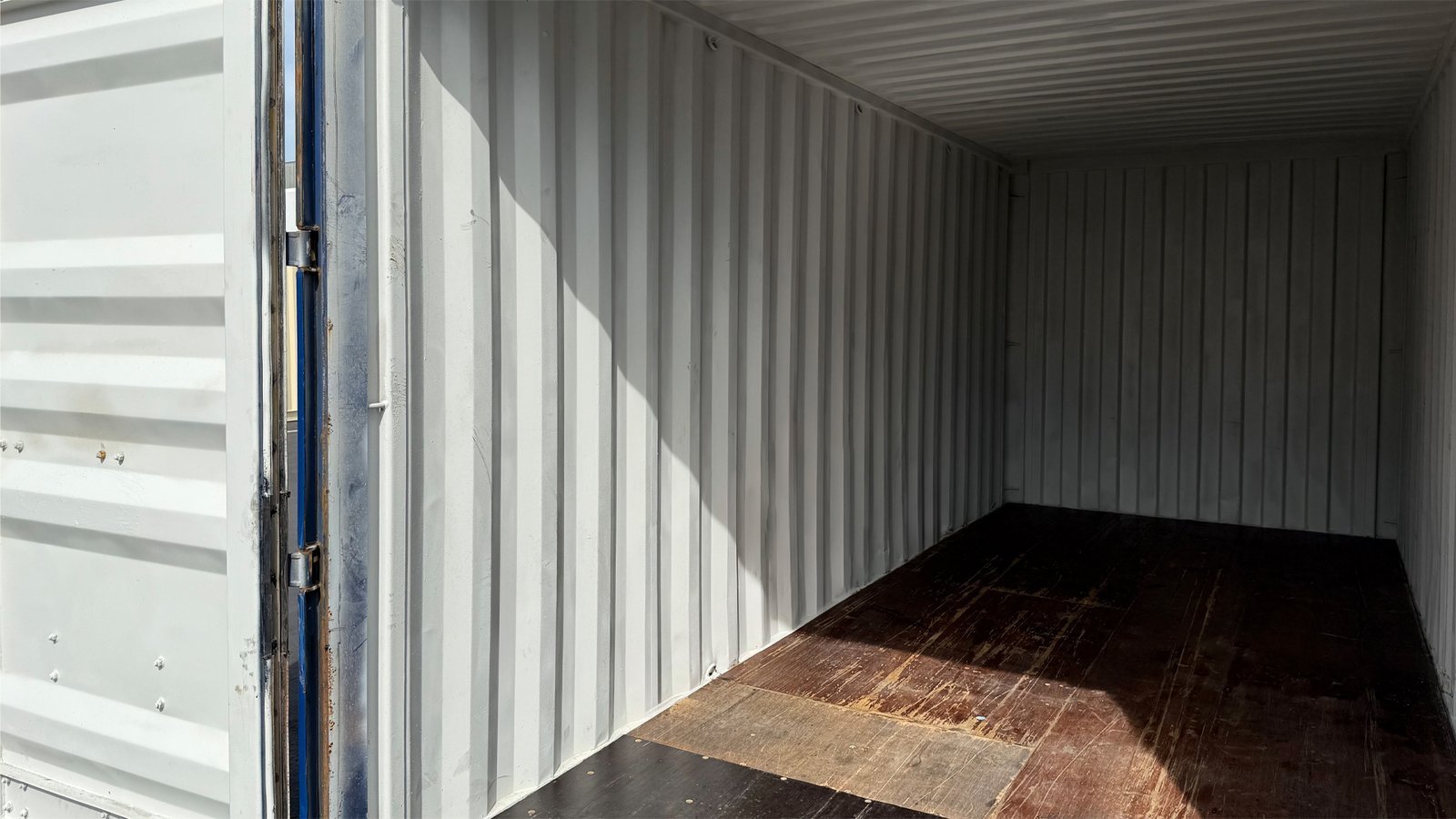 20ft Standard Shipping Container - view 7